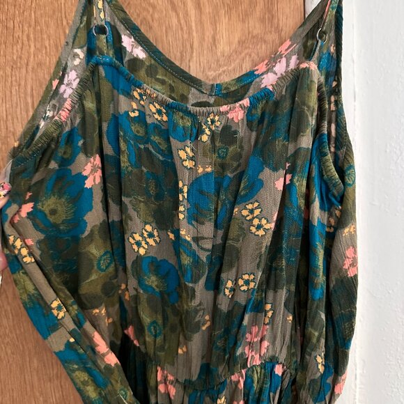 SO brand floral jumpsuit, size Medium, NWT - Picture 4 of 9